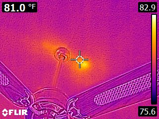 Thermal picture of a fan on the ceiling